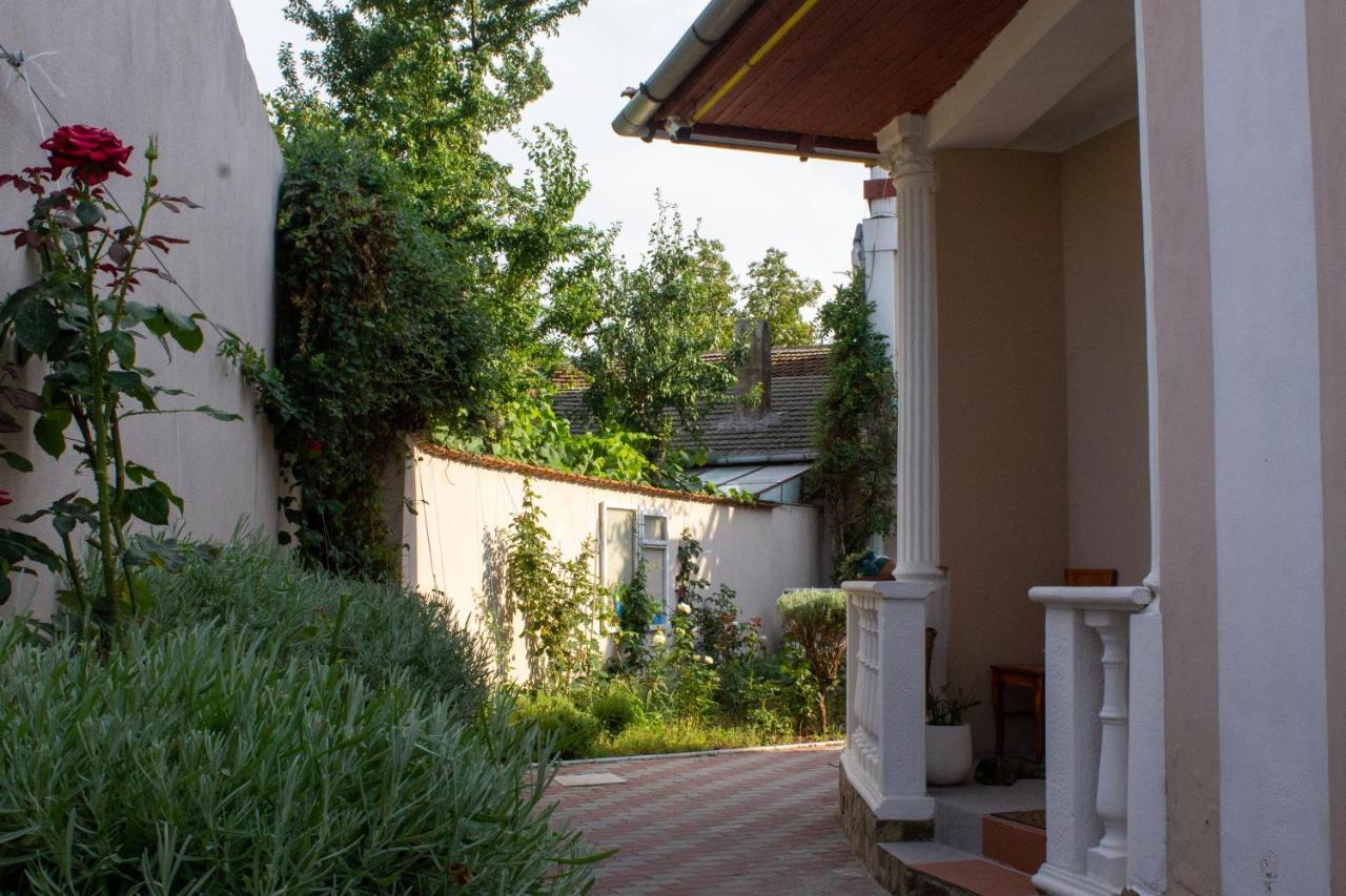 Yox Apartment 1 Oradea Exterior foto